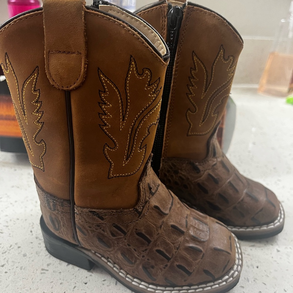 Old West Black and Gold Cowboy Boots 4.5